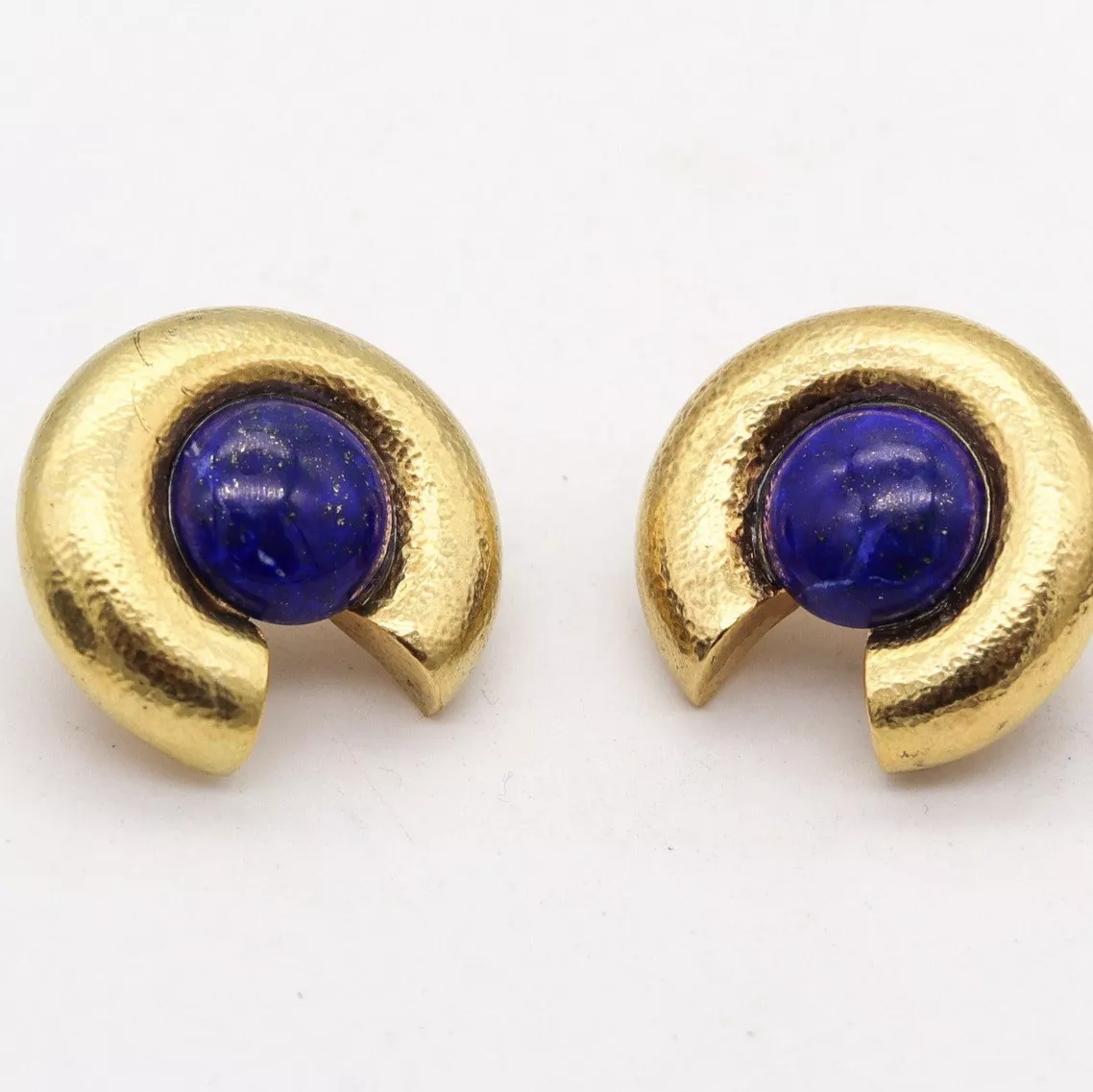 Zolotas, boucles d'oreille en or et pierres semi-pr&eacute;cieuse
