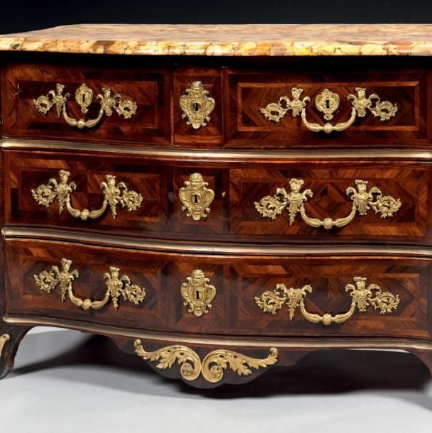 Commode époque Louis XV