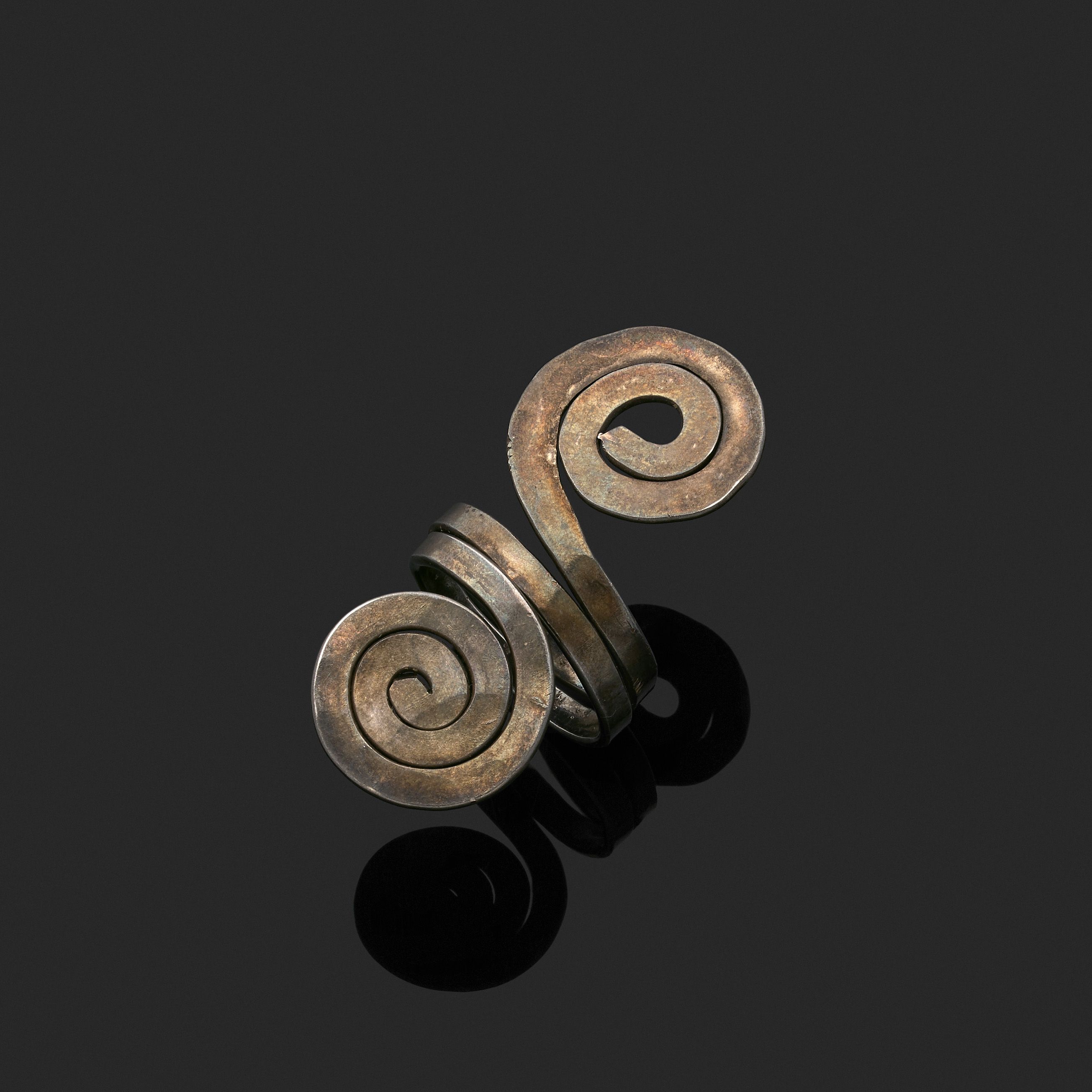 Calder, bague en laiton