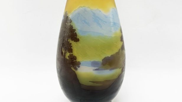 Établissements Gallé - vase ovoïde en verre