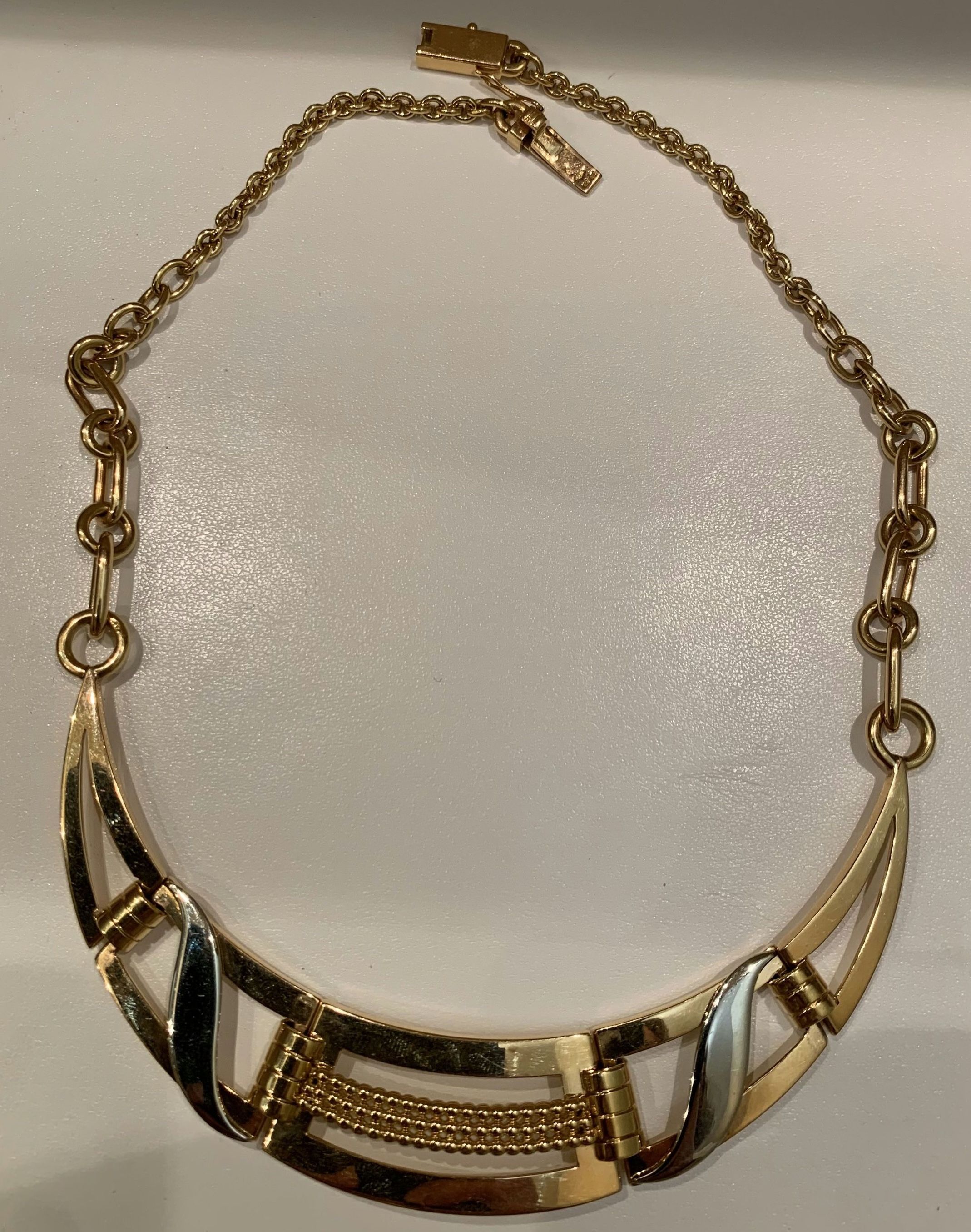 Collier Després