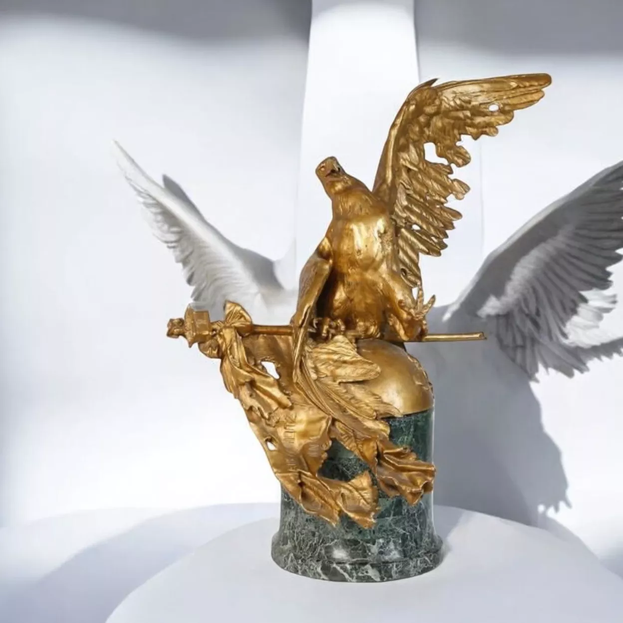 G&eacute;r&ocirc;me, L'aigle expirant de Waterloo, bronze dor&eacute;
