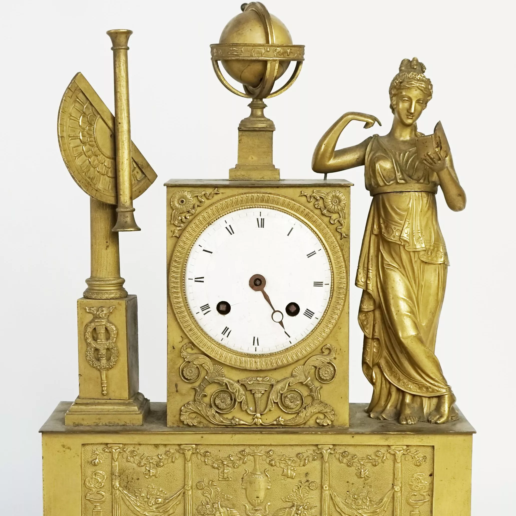Pendule en bronze dor&eacute;, XIX&egrave;me