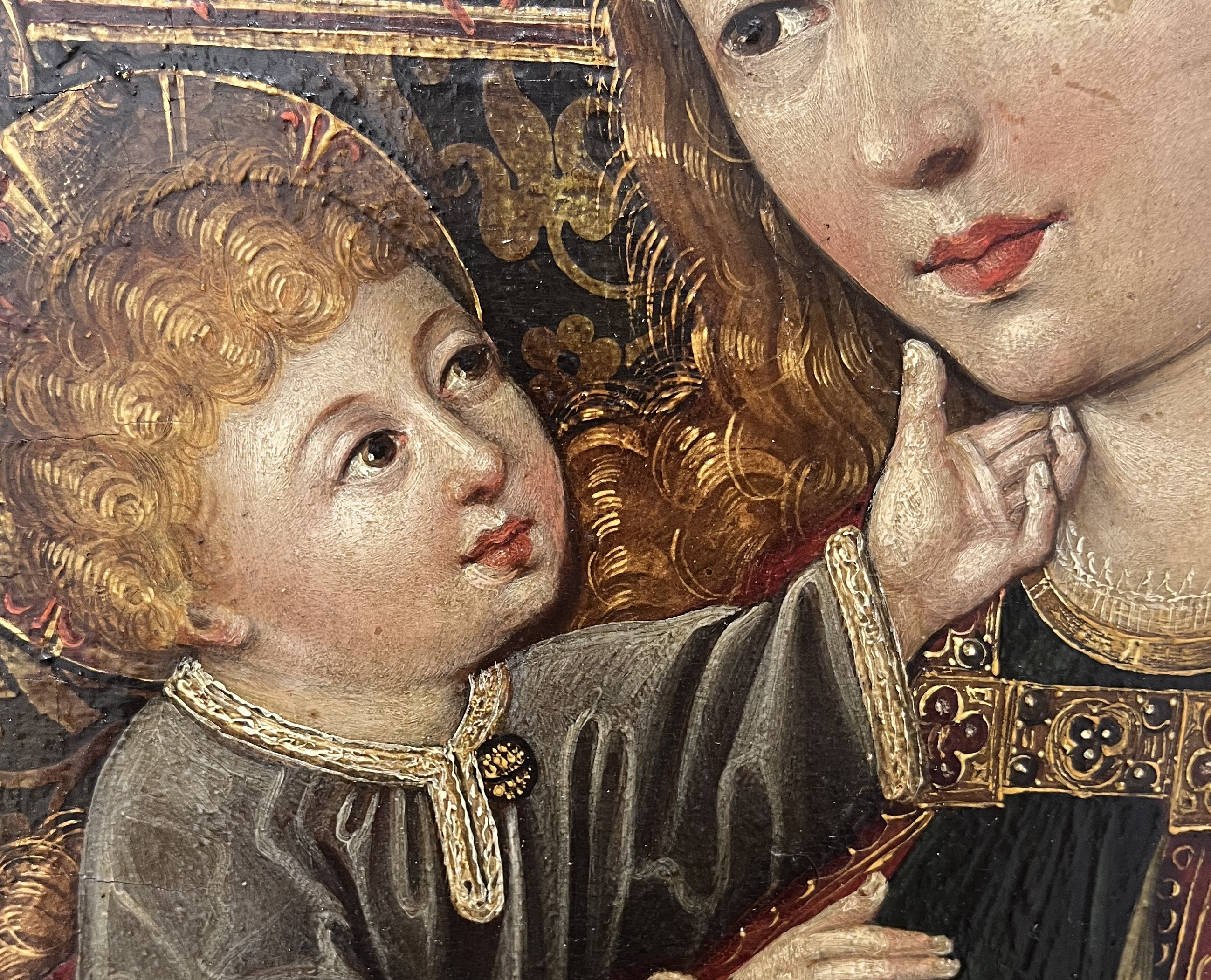 Vierge de tendresse, détails