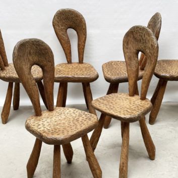 TRAVAIL BRUTALISTE (XXe siècle) Suite de 6 chaises, circa 1960