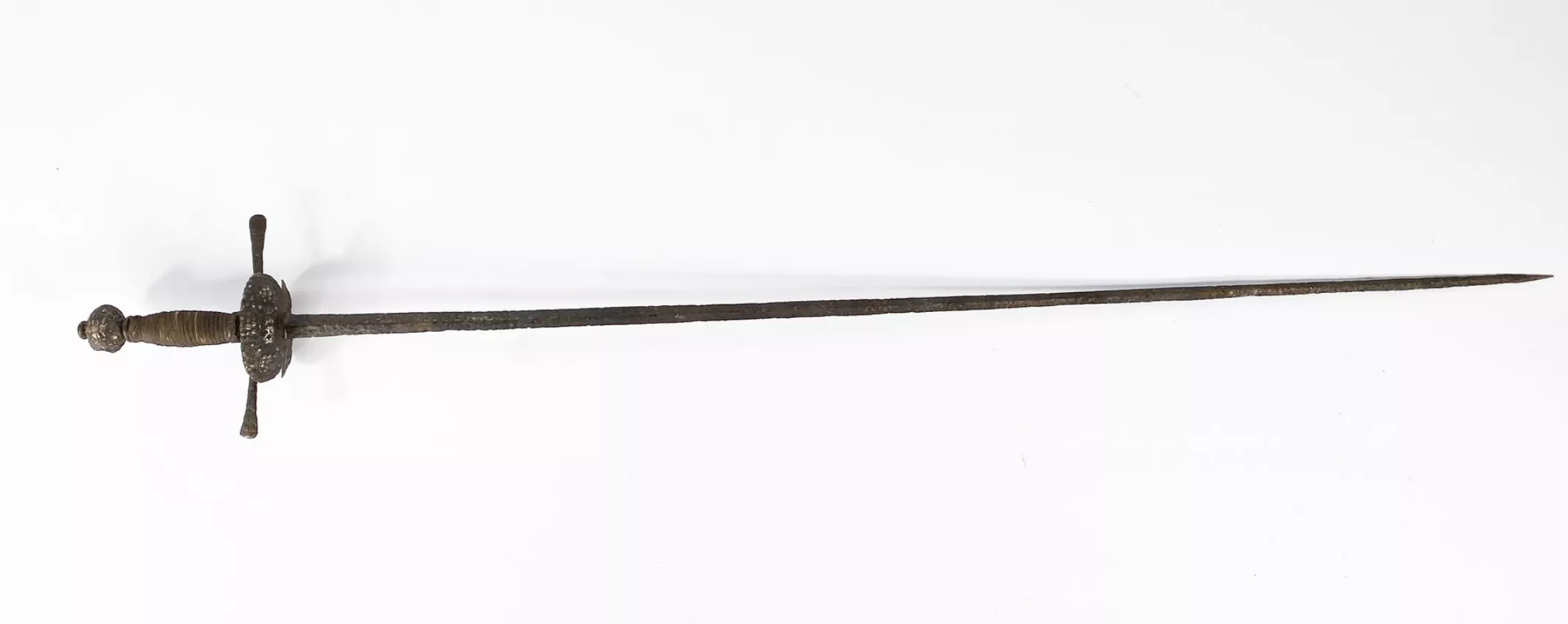 &Eacute;p&eacute;e rapi&egrave;re d'&eacute;poque Louis XIII vendue par Auctie's
