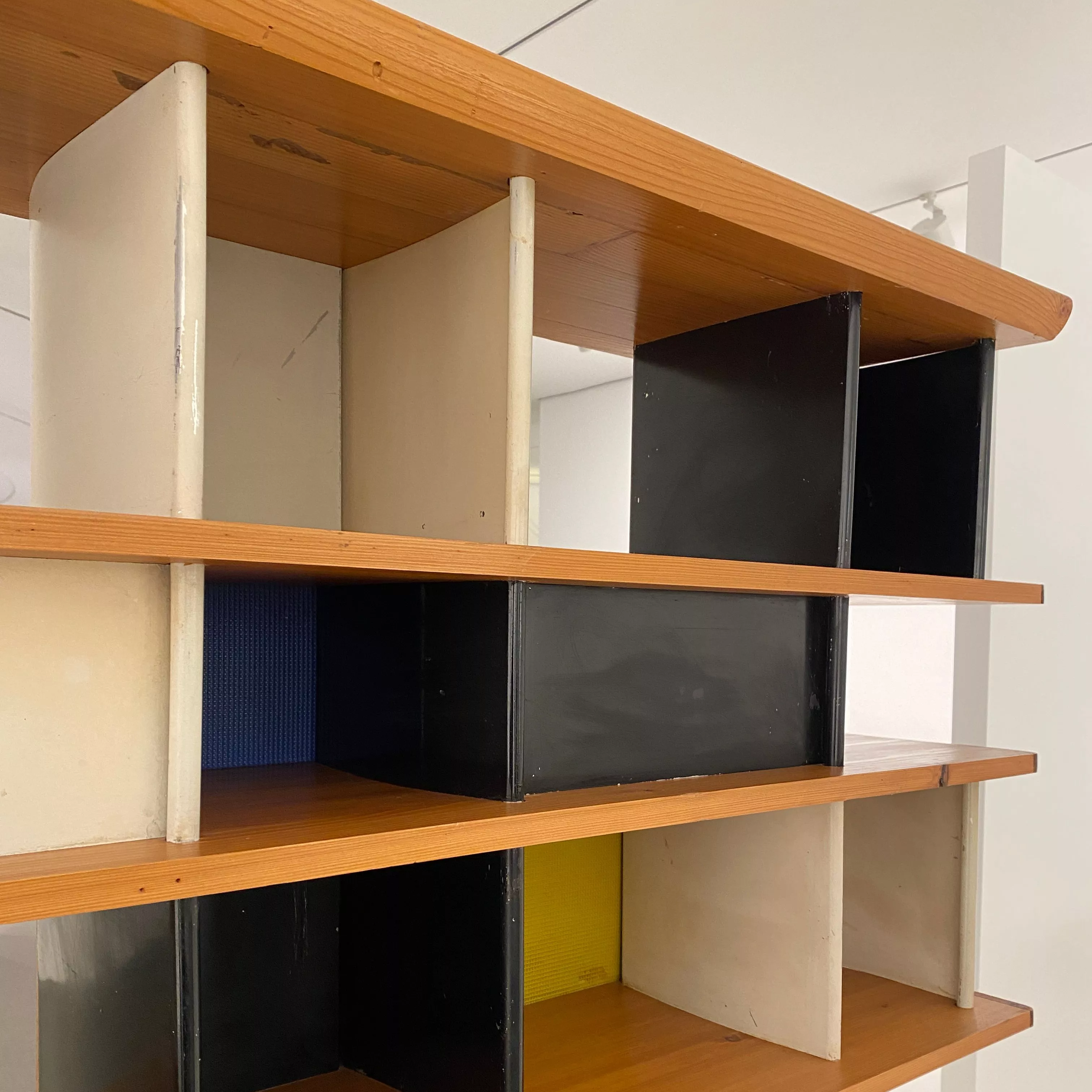 Biblioth&egrave;que Perriand