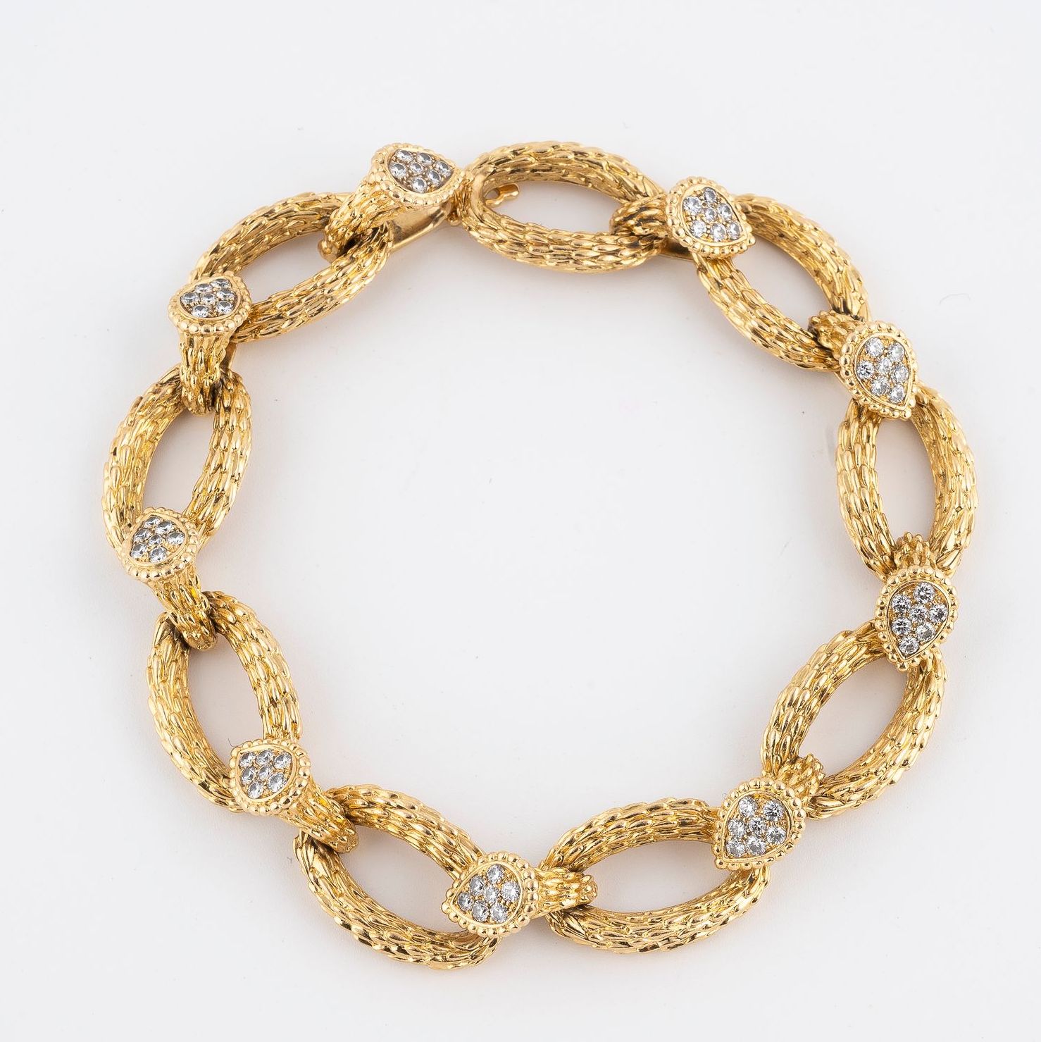 Boucheron, bracelet en or et diamants, modèle Serpent