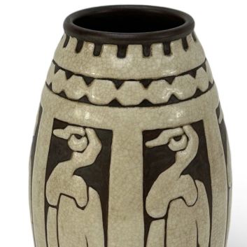 Charles CATTEAUX (1880-1966) pour KERAMIS Vase de forme obus au décor tournant aux pélicans