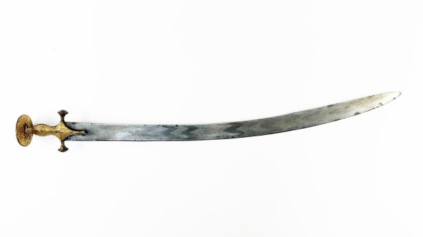 Sabre indo-persan dit Talwar, monture en métal