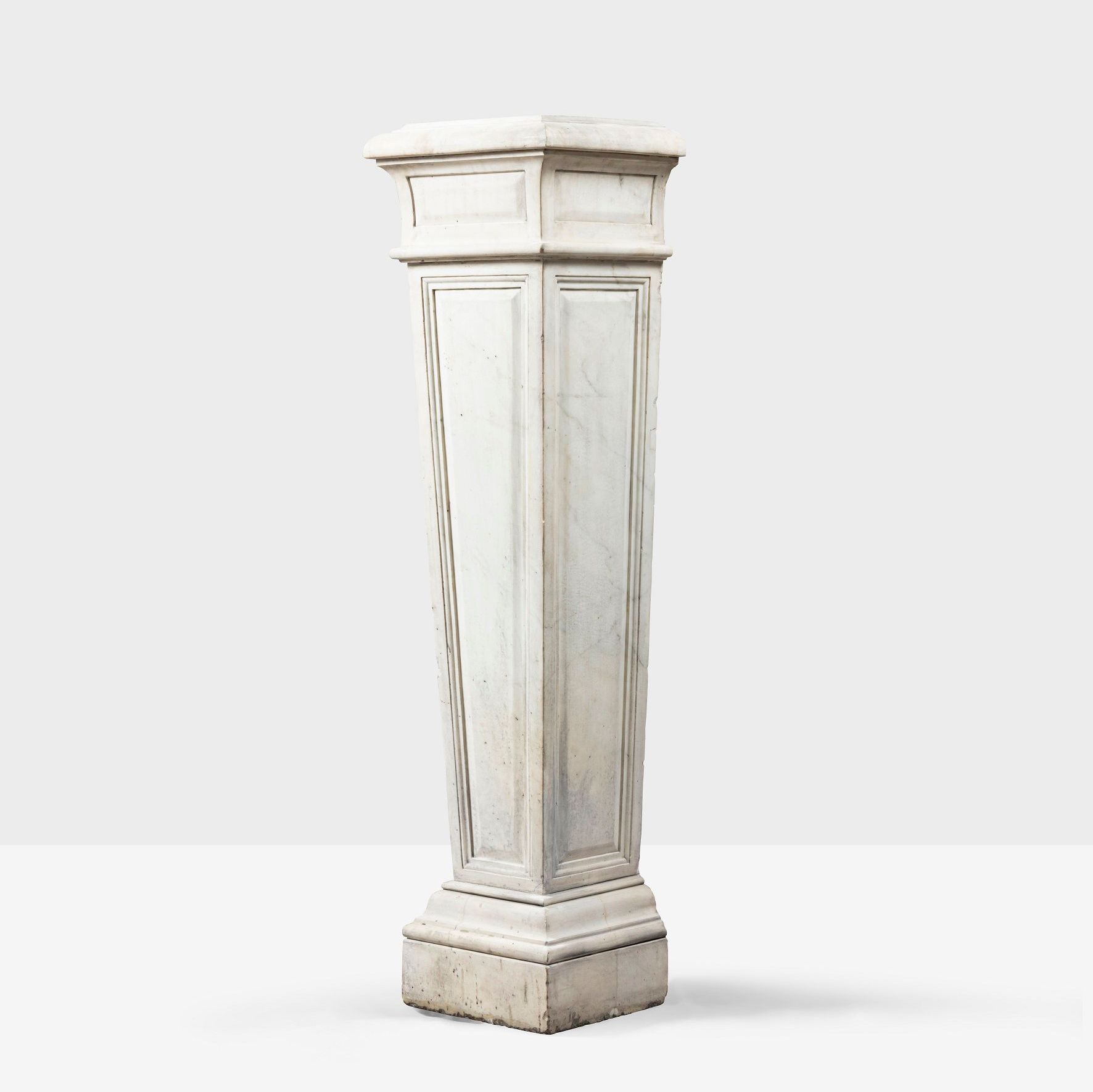Colonne en marbre de style Louis XVI, XIXème siècle