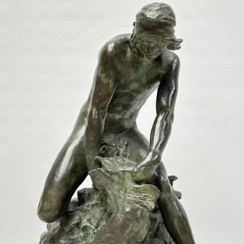 Raoul LARCHE (1860-1912) Le pêcheur, Bronze à patine verte