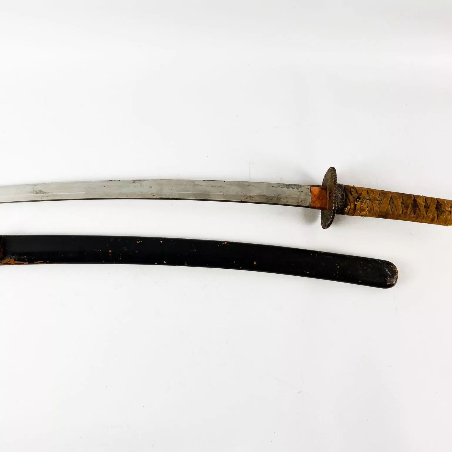 Katana et son saya (datant de la seconde guerre mondiale)