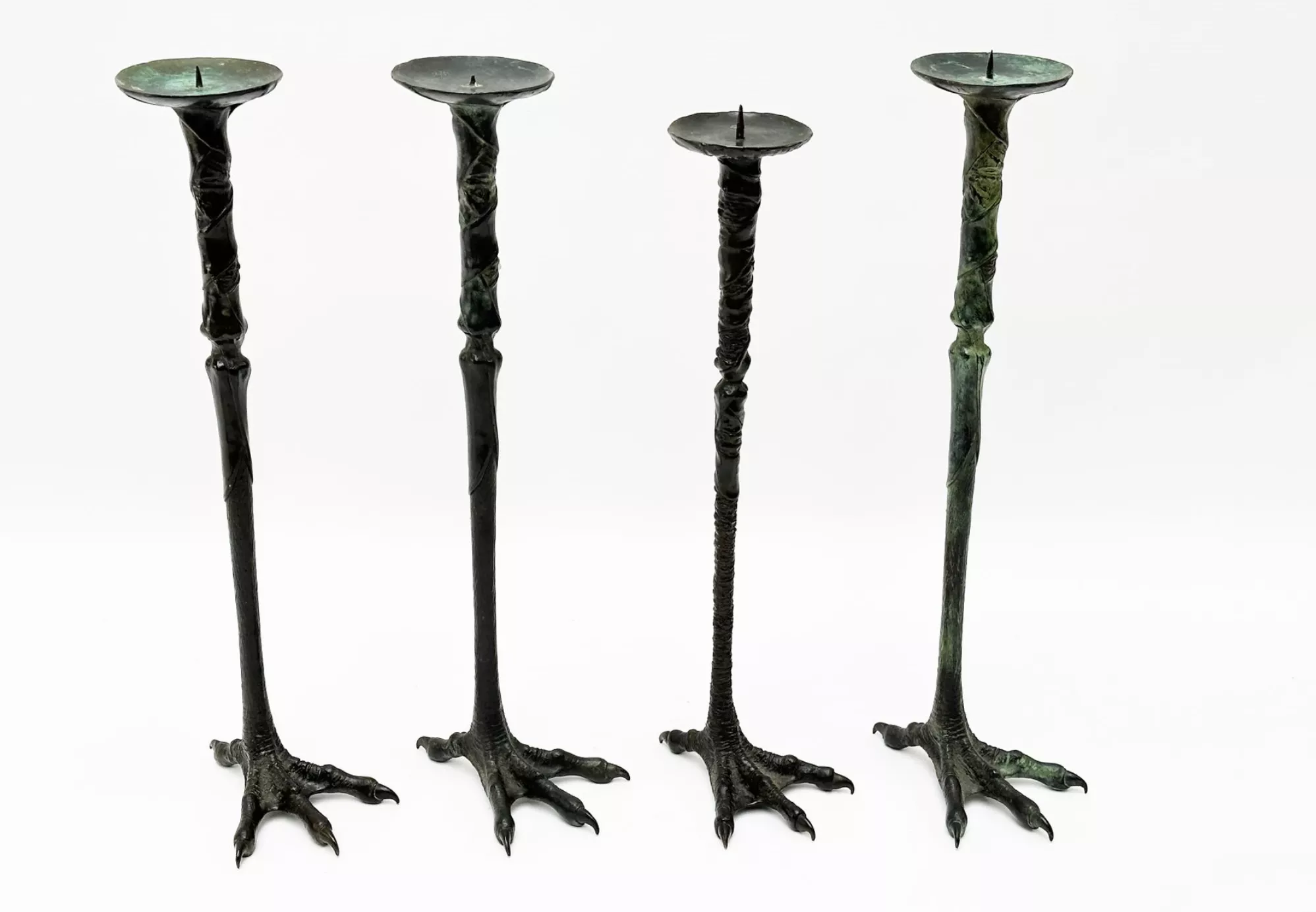 Bahman Dadkhah, bougeoirs en bronze patin&eacute;