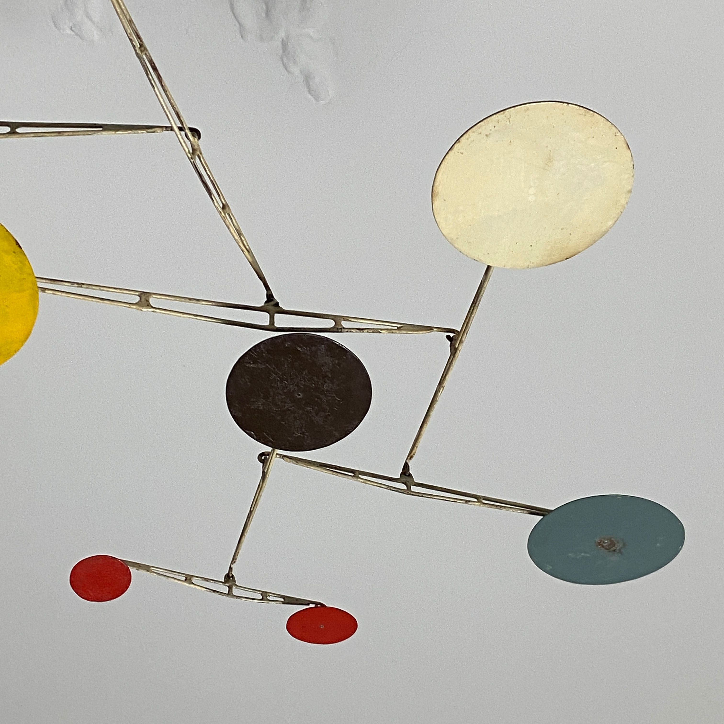 D'apr&egrave;s Calder, mobile en acier