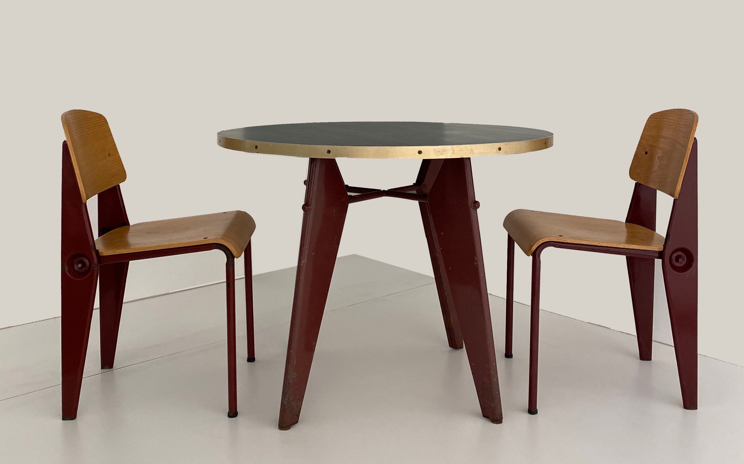Jean Prouvé, chaise et table