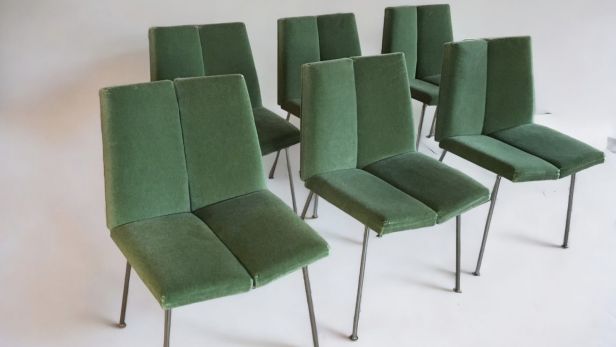 Pierre CHAPO (1927-1987) Étagères B17 à 4 plateaux en orme massif