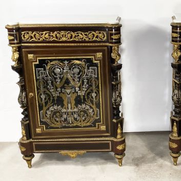 Attribué à Belfort le jeune, paire de meubles