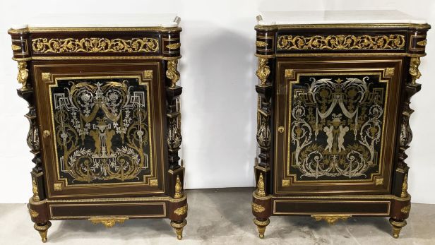 Attribué à Belfort le jeune, paire de meubles