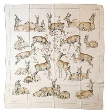HERMES PARIS, Par Xavier DE PORET (1894-1975), Carré en twill de soie à décor de chevreuils sur fond crème.