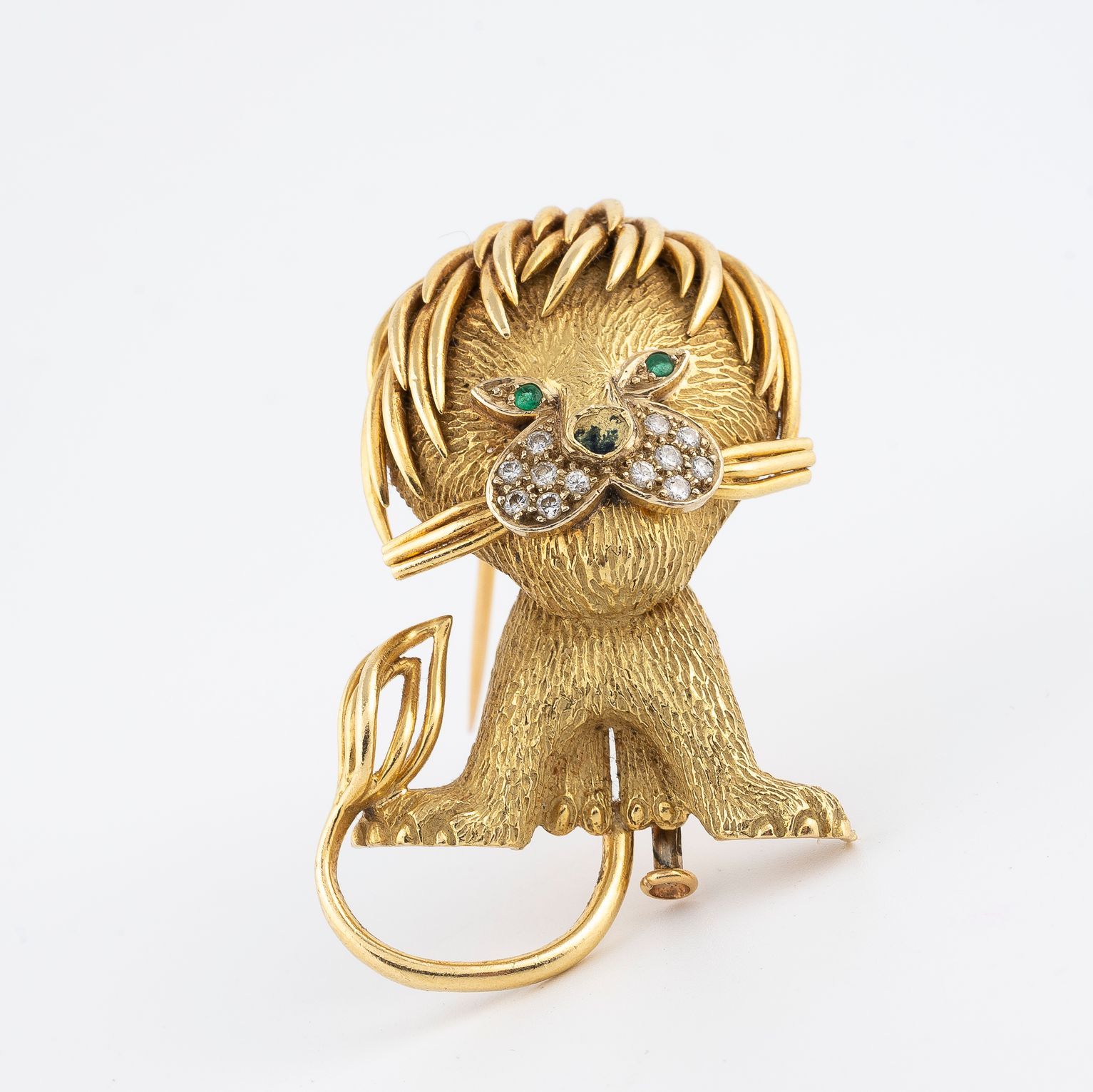 Van Cleef & Arpels, broche lion en or jaune et diamants