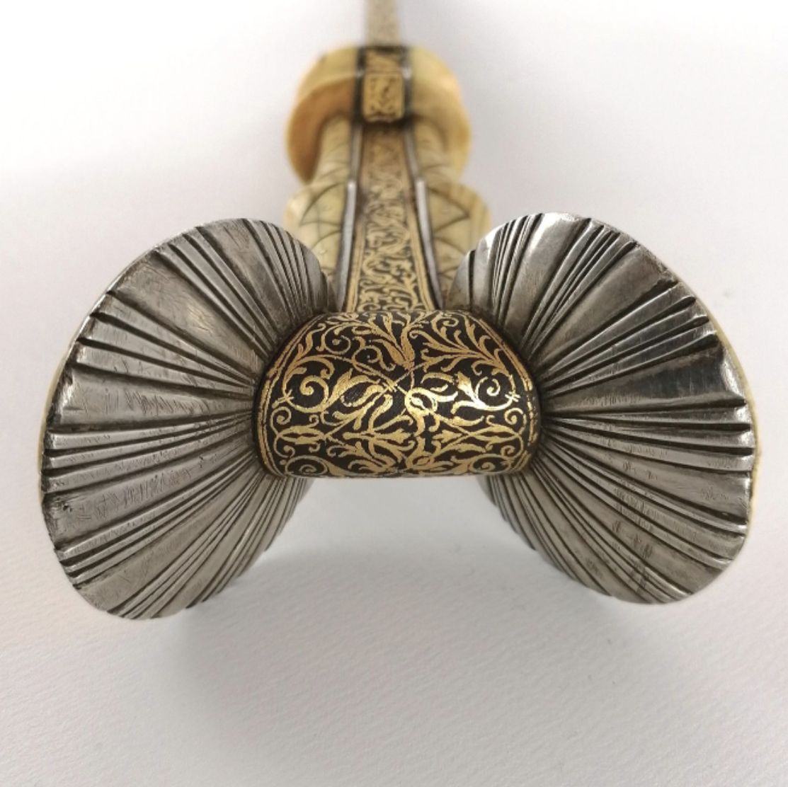 Garde d'une dague à oreilles espagnole