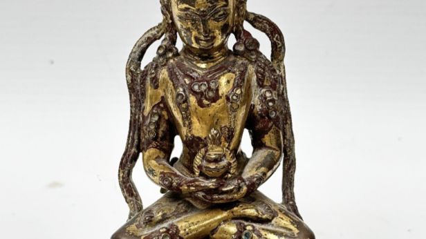 TIBET, XVIIe/XVIIIe siècle.  Statuette en bronze, Amitayus portant la couronne à cinq fleurons