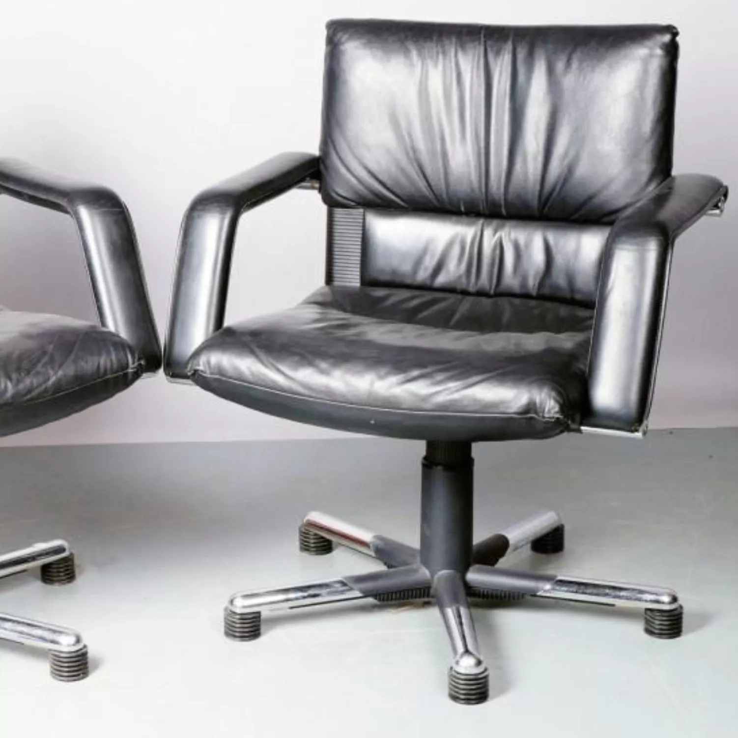 Si&egrave;ge de bureau Bellini cuir argent&eacute;