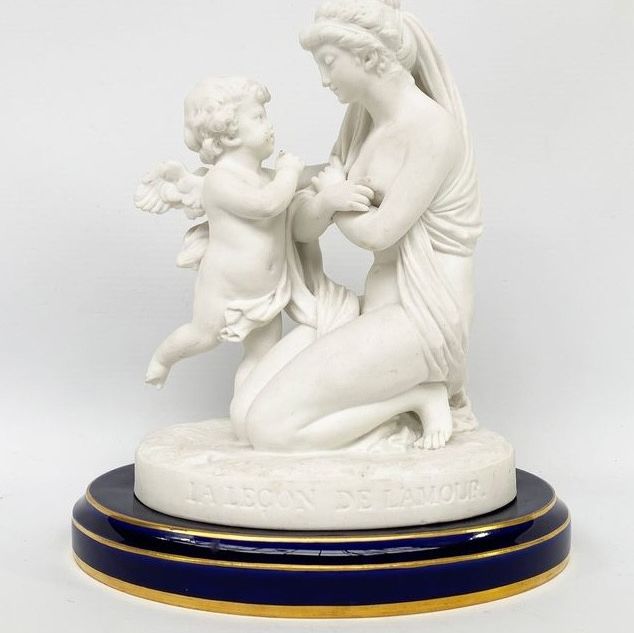 Sèvres, biscuit en porcelaine, groupe sculpté