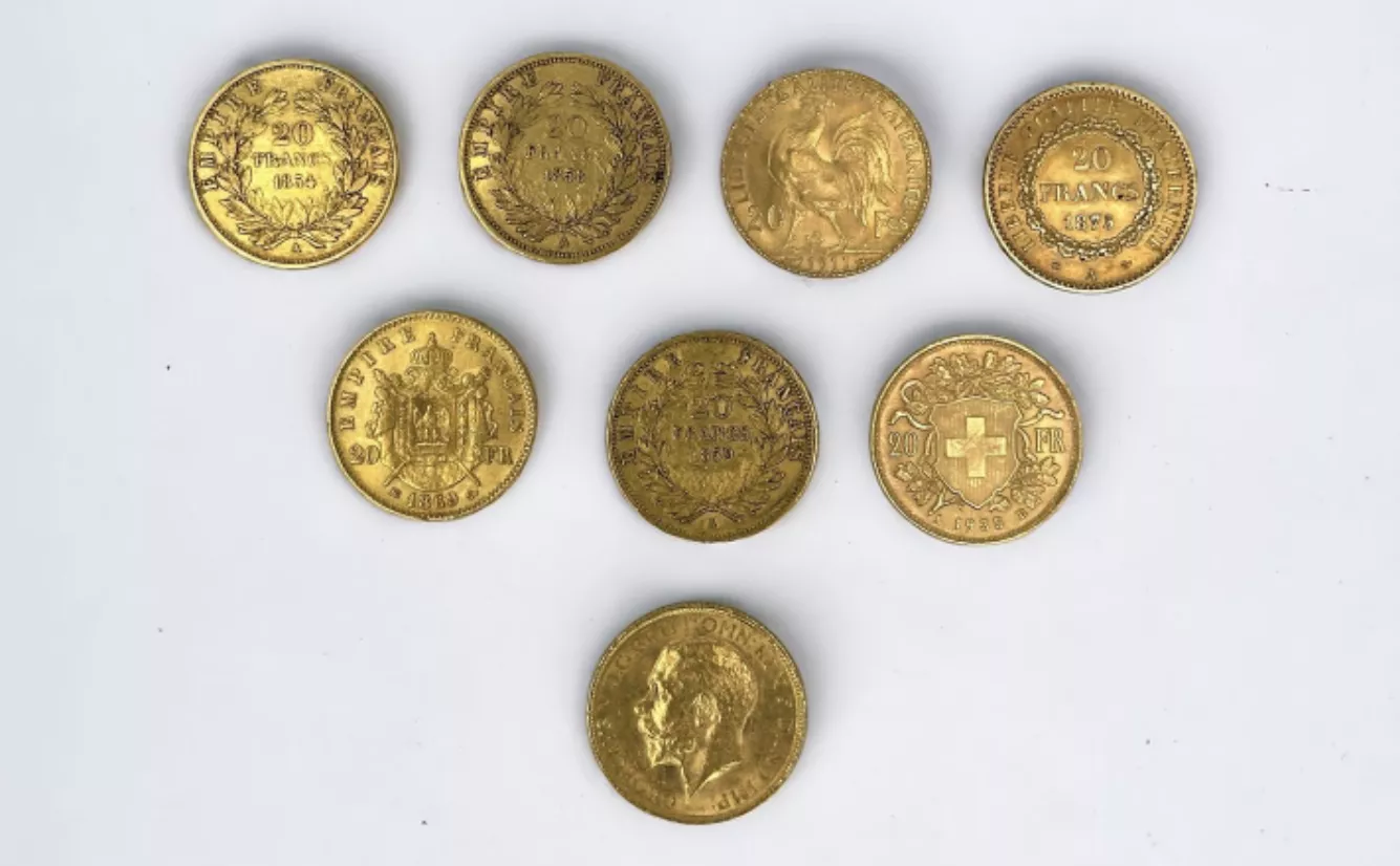 Ensemble de 8 pi&egrave;ces en or, Angleterre