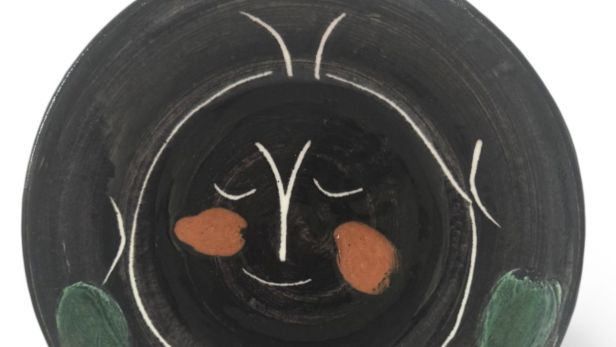 Pablo PICASSO (1881-1973) MADOURA  Service Visage noir, assiette A,
