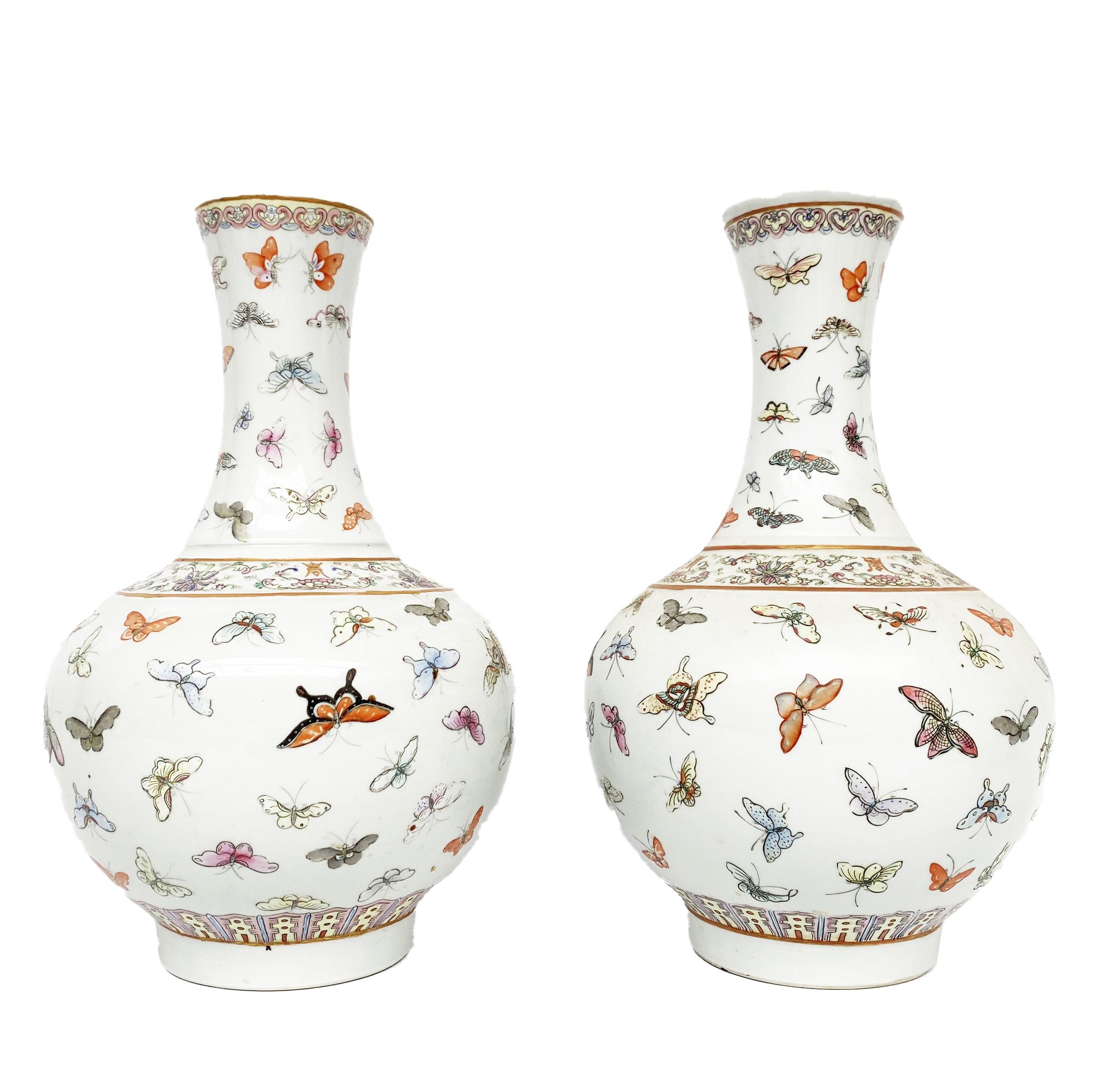 Chine (XXème siècle), paire de vases en porcelaine