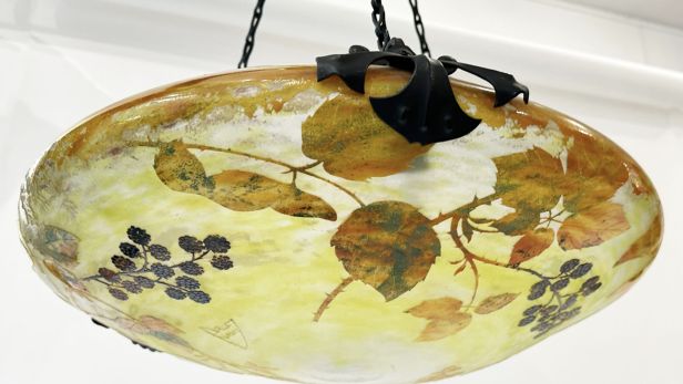 DAUM - NANCY, Louis MAJORELLE (attribué à) «Ronces et mûres», c. 1910