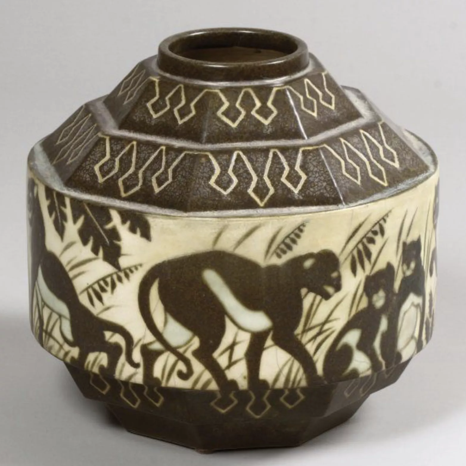 Charles Catteau, vase en c&eacute;ramique