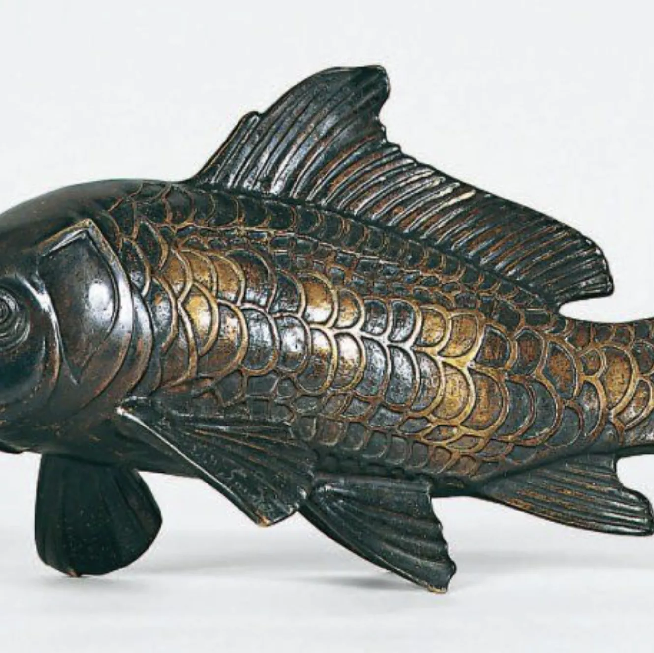 Poisson en bronze patin&eacute;, sign&eacute; Sandoz