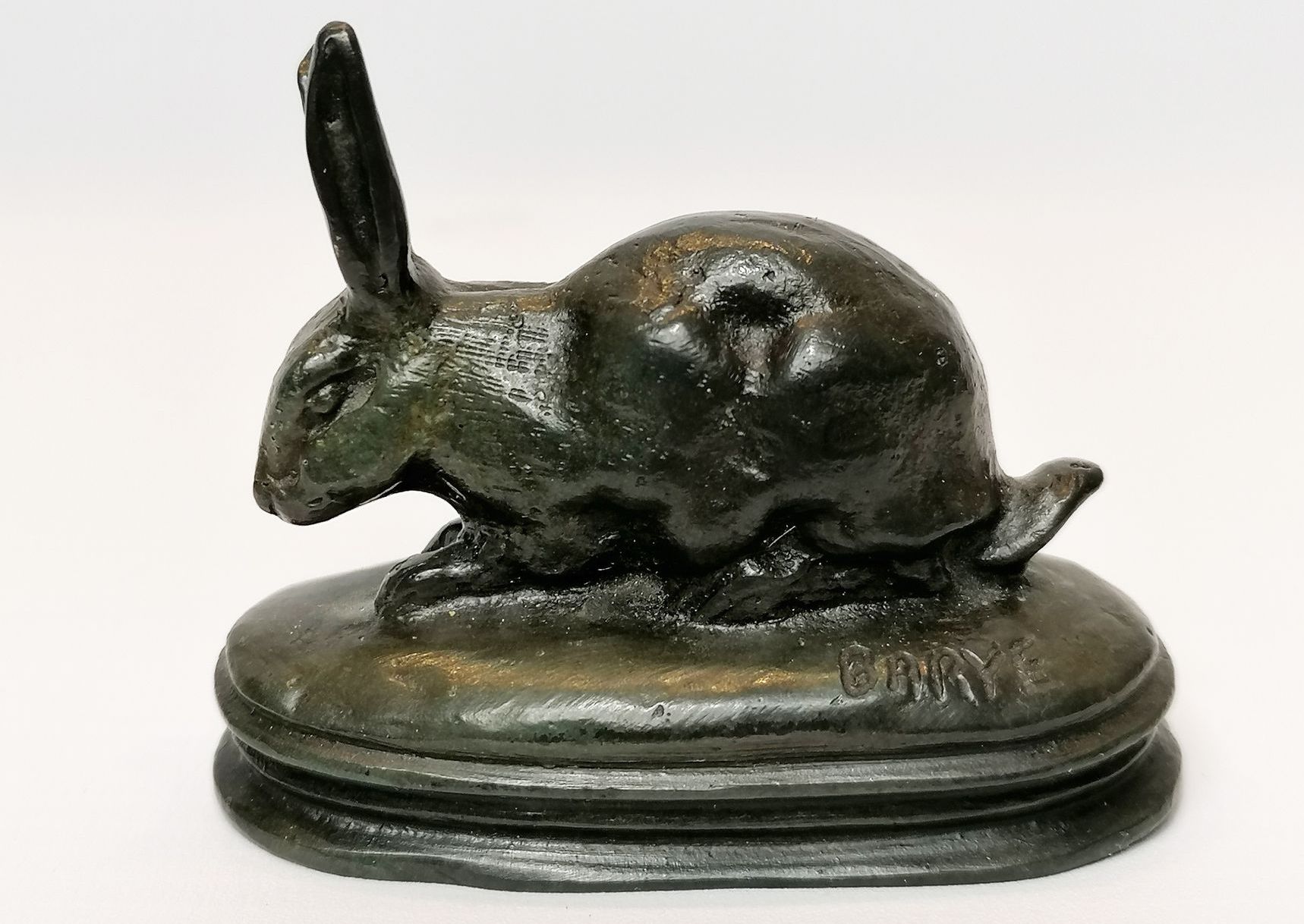 Barye, épreuve en bronze à patine brune représentant un lapin