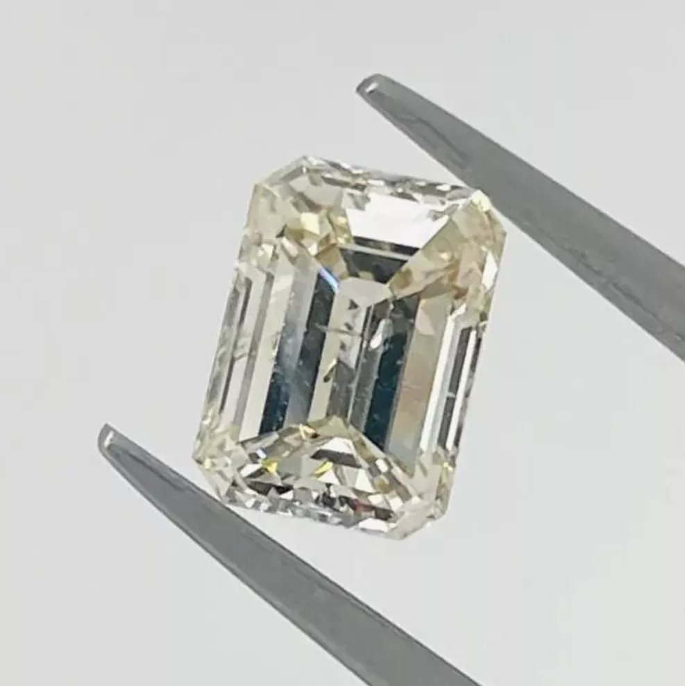 Diamant naturel poli de 2 carats