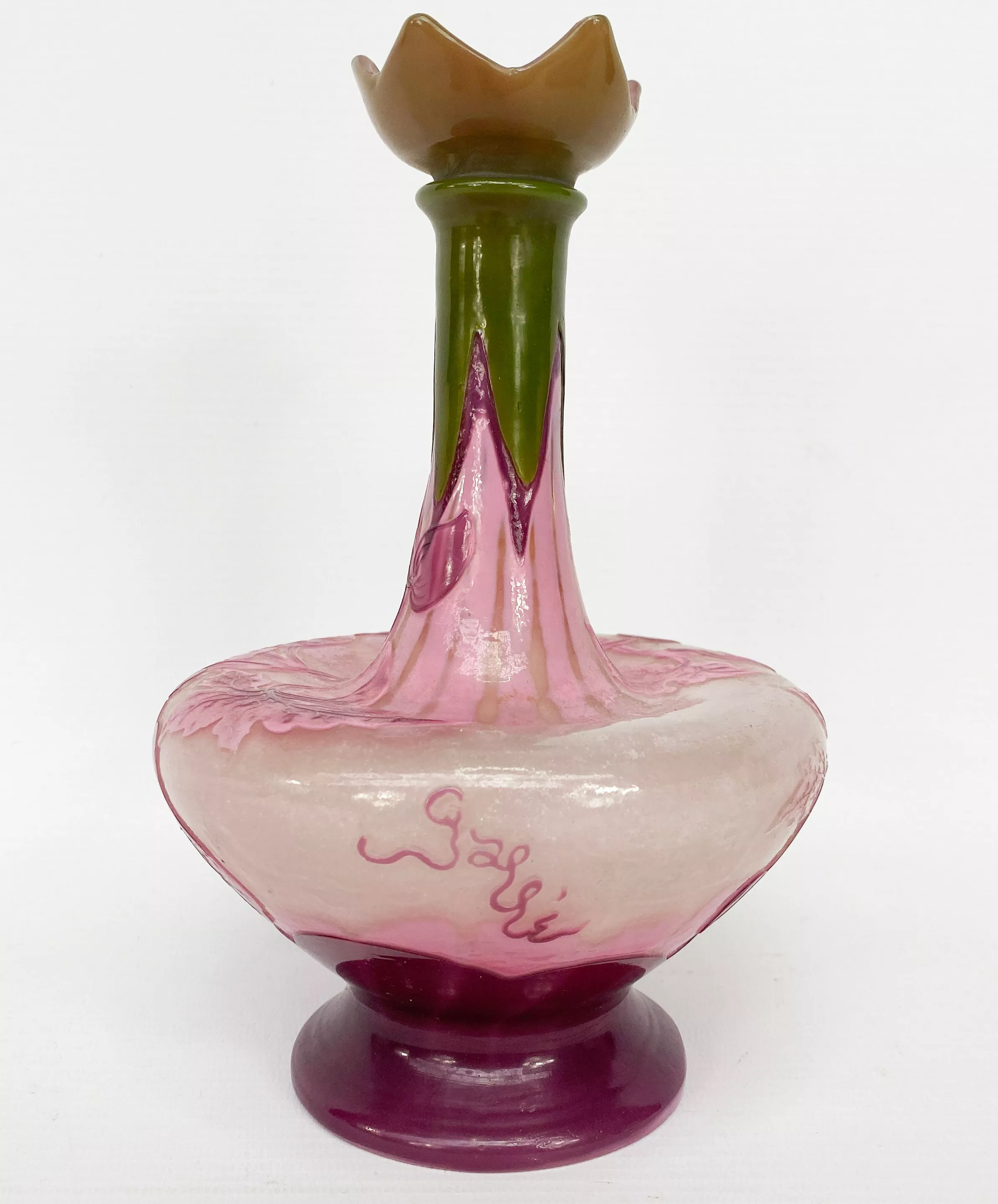 Gall&eacute;, vase en p&acirc;te de verre sign&eacute; sur le ballon de verre