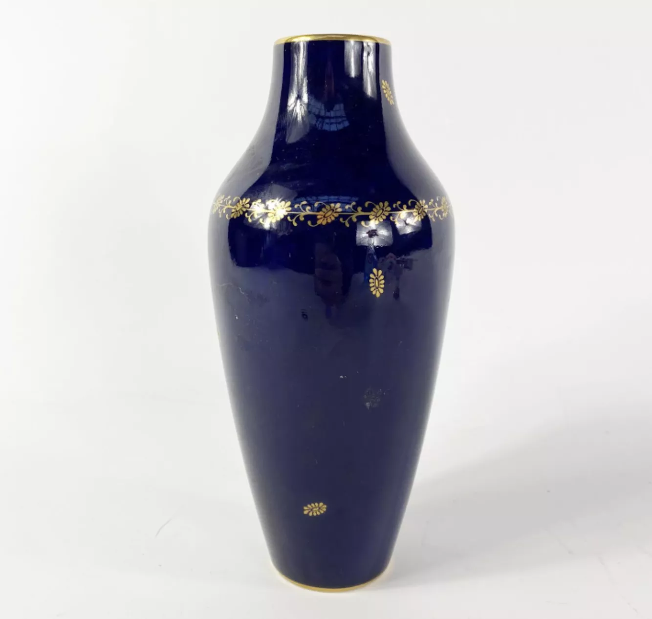 S&egrave;vres, vase en porcelaine bleu de S&egrave;vres