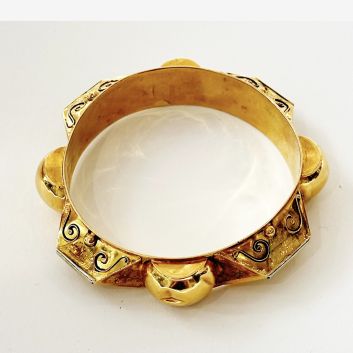 Bracelet jonc en or jaune (750), travail oriental du XXème siècle