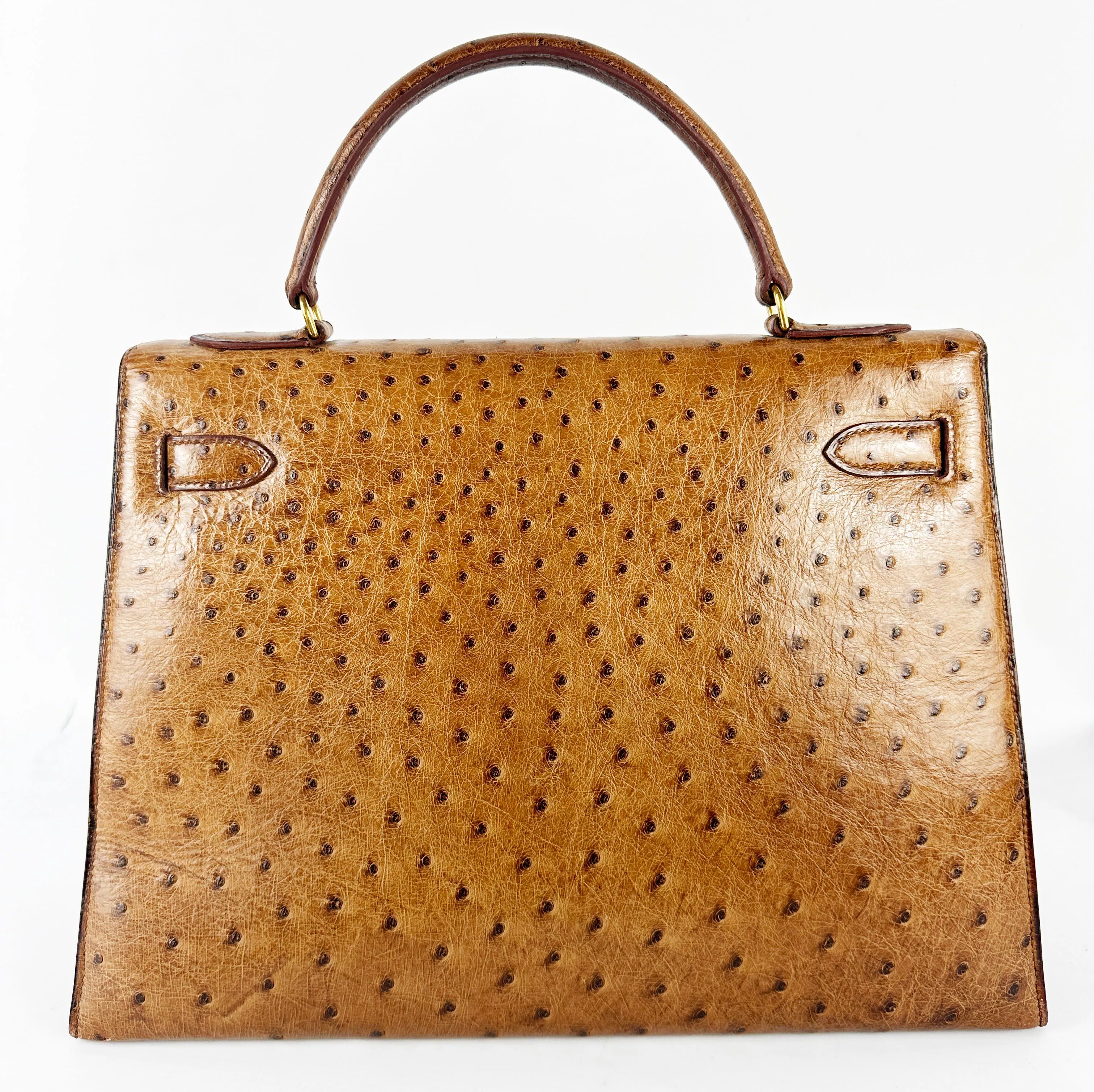 Kelly, sac marron en cuir d'Autruche