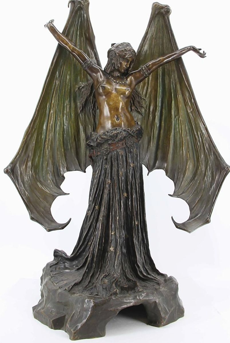 Agathon Léonard, La chauve souris : Sculpture en bronze patiné