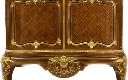 Armoire Cressent, bois en marqueterie de fleurs et bronze doré