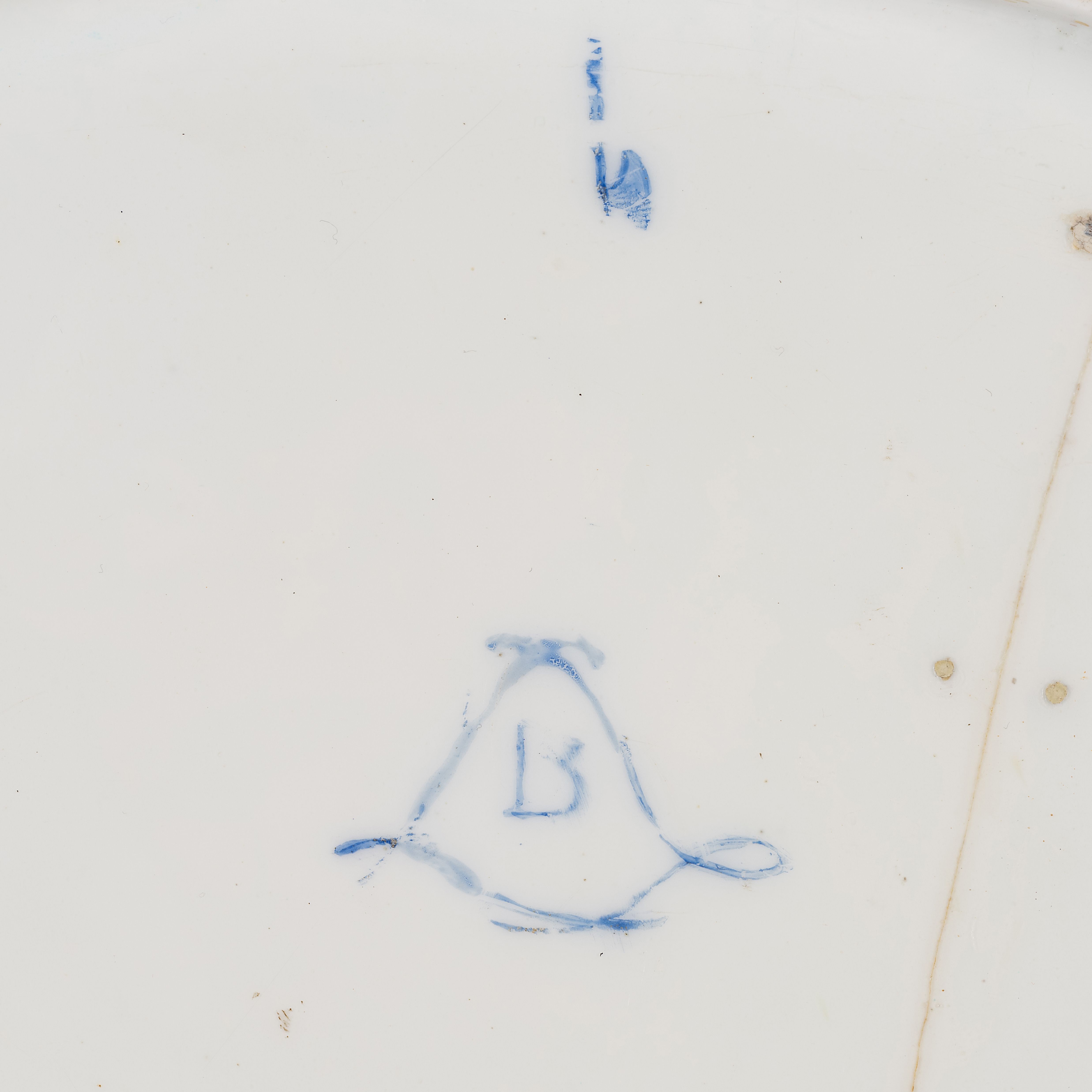 Signatures et marques apposées sur le plat