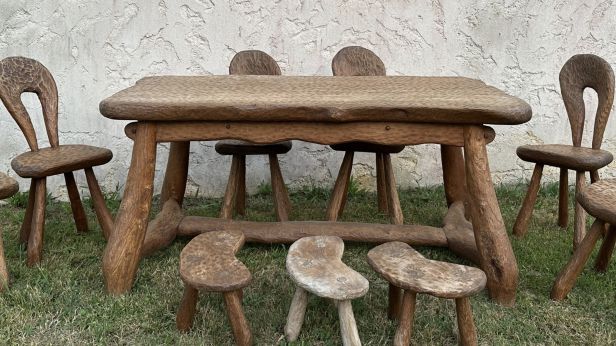 TRAVAIL BRUTALISTE (XXe siècle) Table de salle à manger, circa 1960