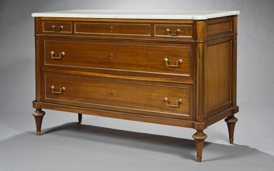 Commode époque Louis XVI