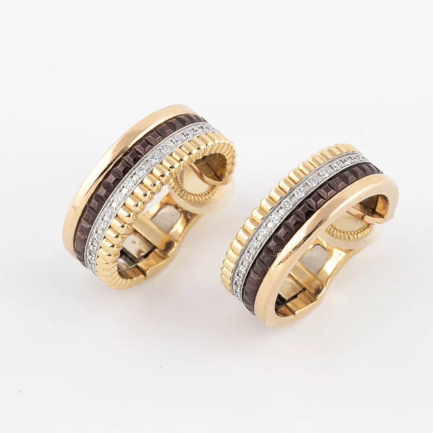 Boucheron, boucles d'oreilles en or et pierres pr&eacute;cieuses, "quatre"