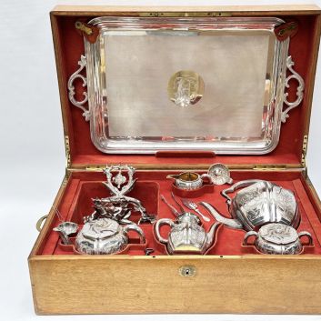 ODIOT à Paris Samovar et service à thé et à café octogonal dans son coffret en bois d’origine