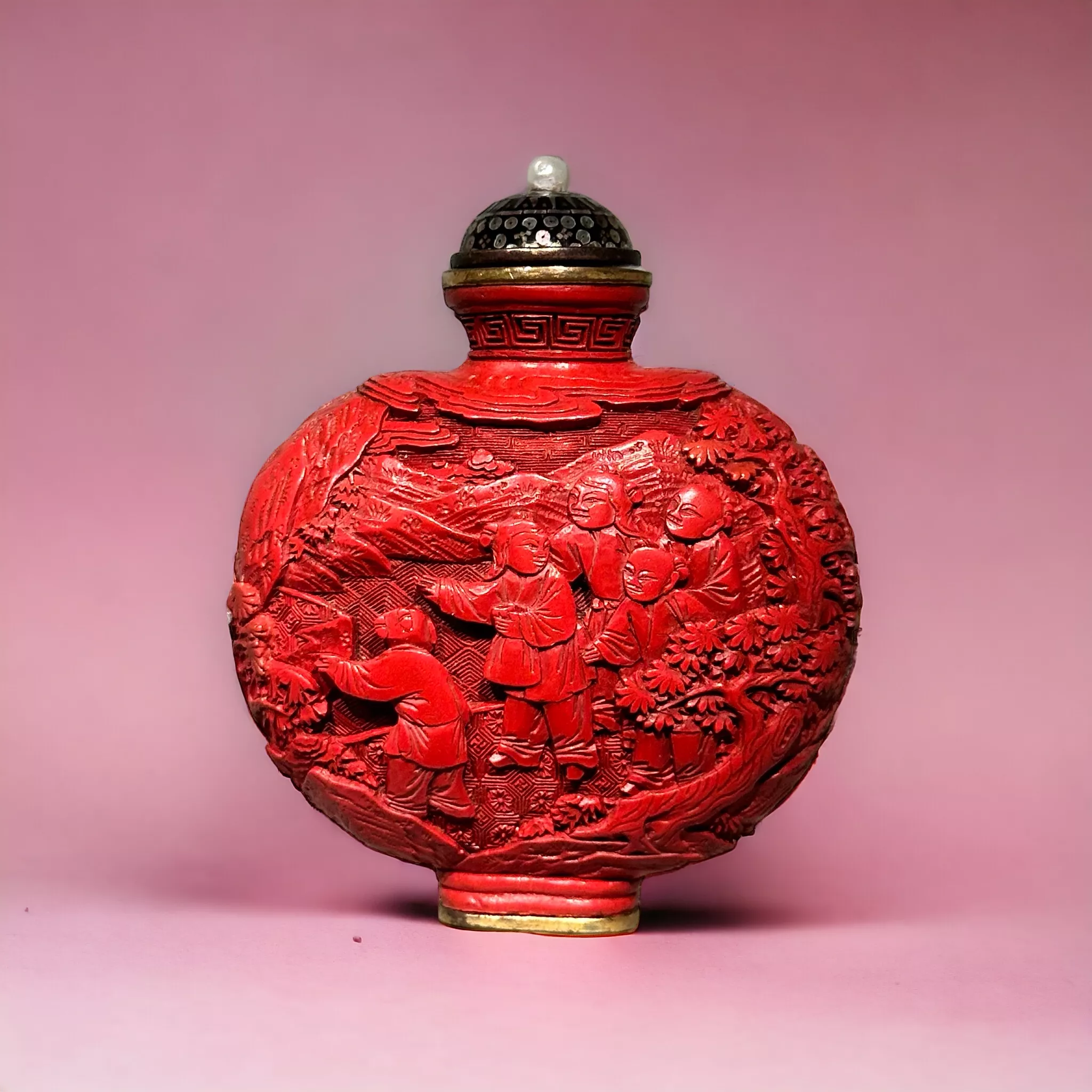 Tabati&egrave;re en bronze et laque de Chine