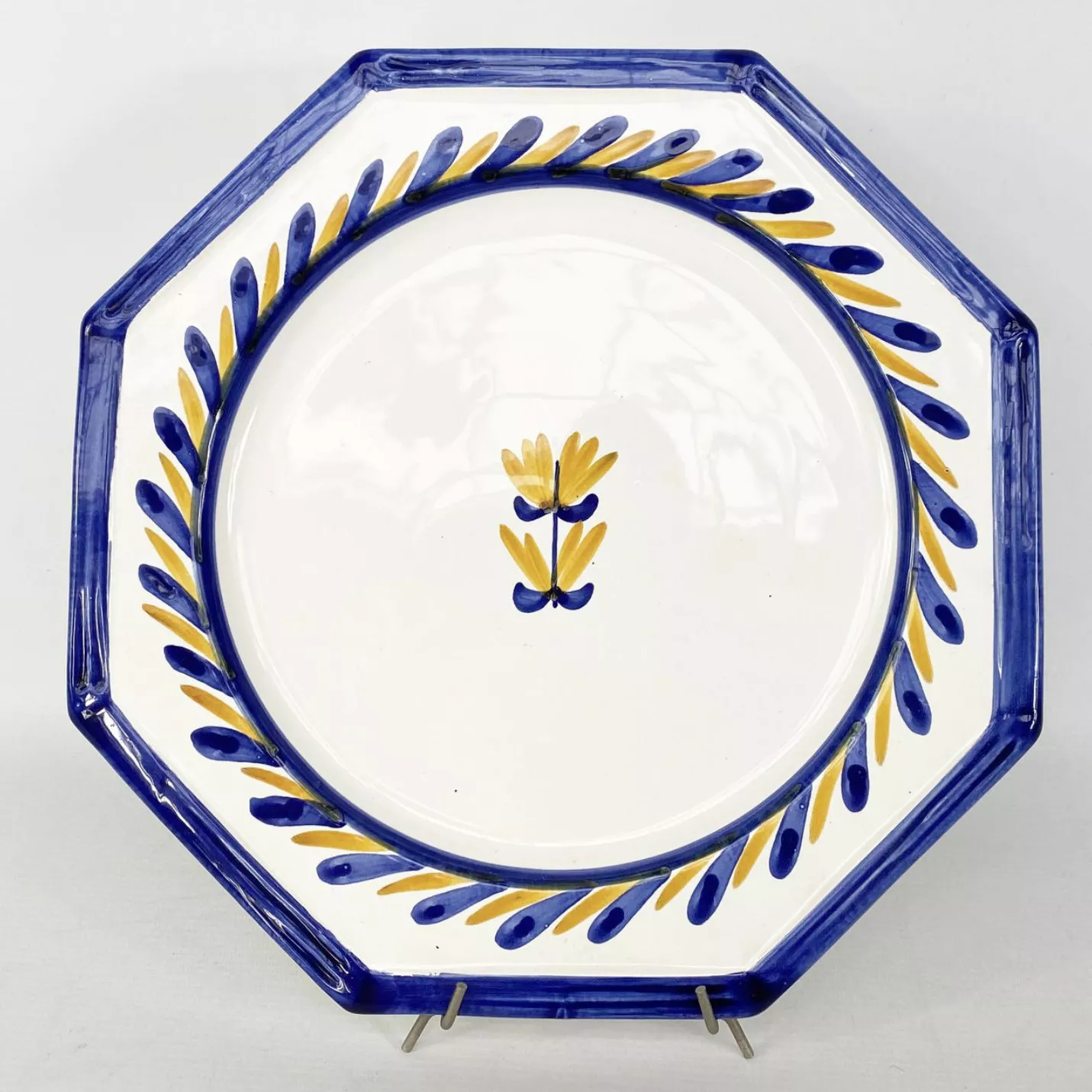 Robert Picault, assiette en c&eacute;ramique